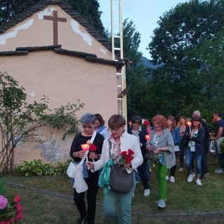 Festa di Santa Rita, tanti fedeli alla messa tra processione, rose e pellegrinaggio