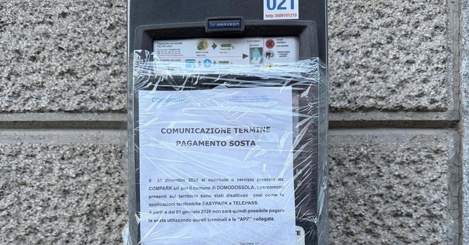 Parcheggi blu gratuiti a Domodossola: stop temporaneo al pagamento