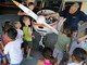 I bambini della scuola d'infanzia Coccinelle di Crevola in vista all'aviosuperficie