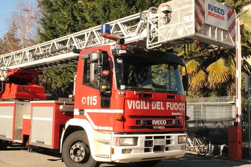 Preioni al direttore regionale dei vigili del fuoco: “L'autoscala torni urgentemente al distaccamento domese”