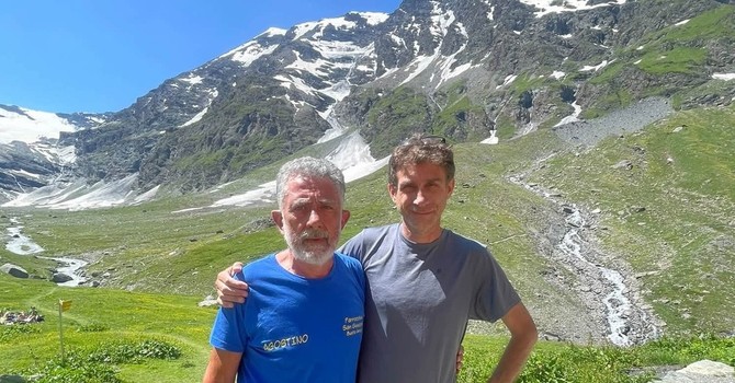 Agostino Spera, a sinistra, accanto a don Giuseppe Tedesco Agostino Spera, a sinistra, accanto a don Giuseppe Tedesco