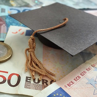 Crodo investe sui giovani: consegnata una borsa di studio internazionale