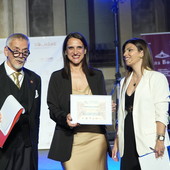 Premio della Critica a Maria Elisa Gualandris per il romanzo “Solo il buio” Premio della Critica a Maria Elisa Gualandris per il romanzo “Solo il buio”