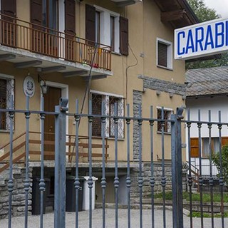 Santa Maria Maggiore, anziana danneggia cinque auto con un oggetto appuntito: denunciata