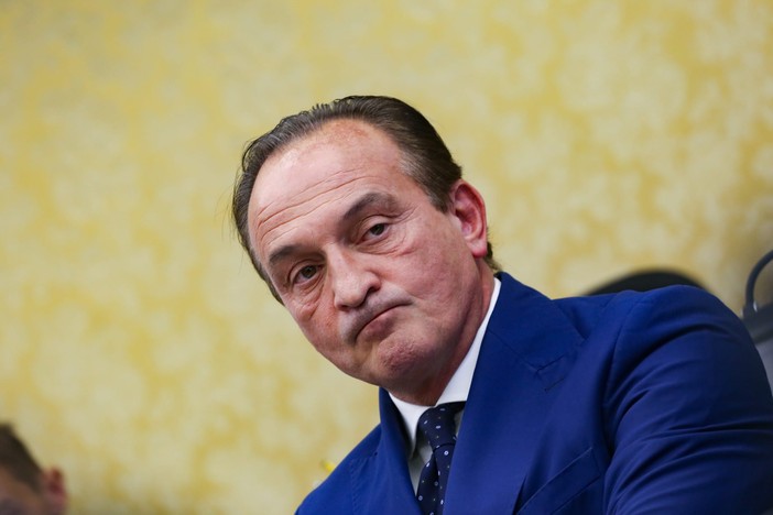 Un perplesso presidente della Regione Alberto Cirio