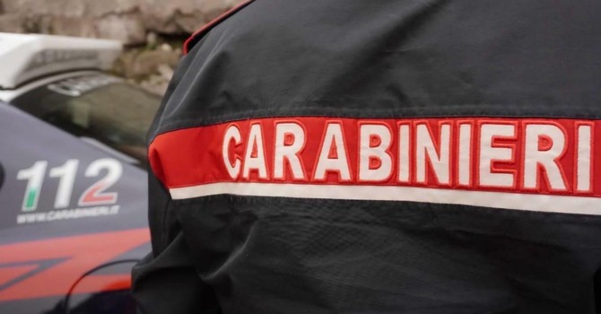 Fermato in possesso di un coltello e di stupefacenti: sanzionato un 24enne a Toceno