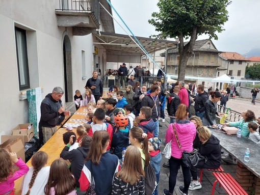 Un successo la prima castagnata della nuova pro loco di Pallanzeno Un successo la prima castagnata della nuova pro loco di Pallanzeno