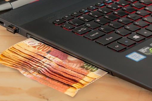 Digitalizzazione ed efficientamento produttivo, dalla Regione altri 80 milioni per le imprese Digitalizzazione ed efficientamento produttivo, dalla Regione altri 80 milioni per le imprese