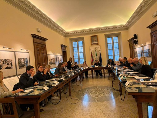 Domodossola, approvata la variazione di bilancio: fondi per strade, sicurezza e servizi Domodossola, approvata la variazione di bilancio: fondi per strade, sicurezza e servizi