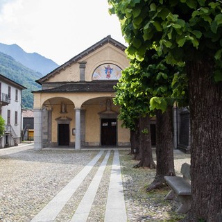 La comunità di Premosello Chiovenda celebra i 50 anni di sacerdozio di don Andrea Primatesta