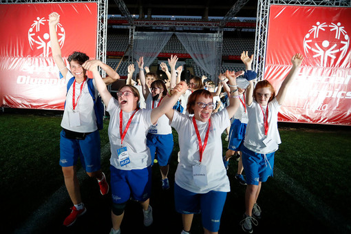 Special Olympics, una nuova torcia brucia sopra lo stadio Grande Torino come ai tempi del 2006. FOTO