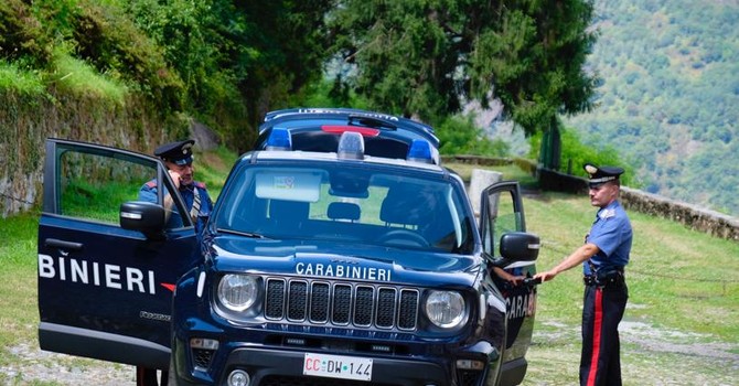Ornavasso, utilizzava monete false per non pagare la merce in un distributore automatico: denunciato un 50enne