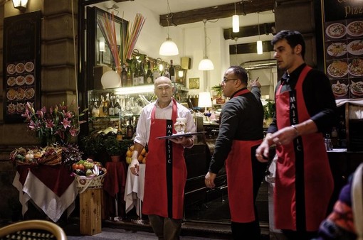 Per trovare camerieri più diginità alla formazione e migliori contratti di lavoro