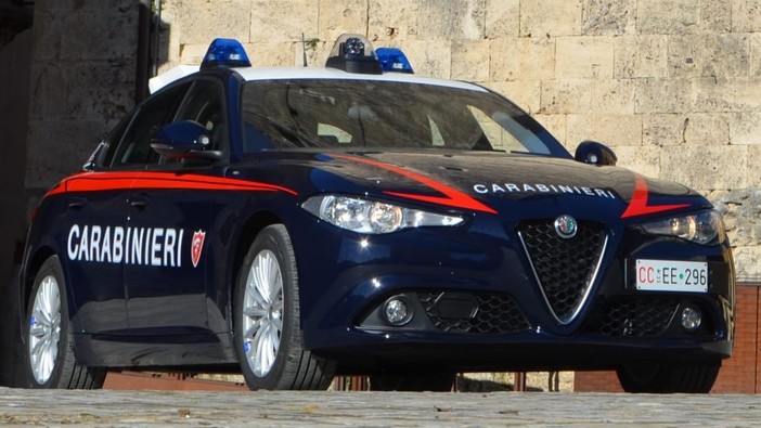 Non si ferma all’alt e fugge in moto: denunciato 50enne ubriaco dopo un inseguimento