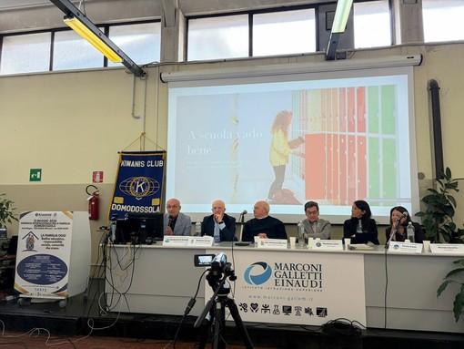 "La famiglia oggi": a Domodossola si è parlato di genitorialità "La famiglia oggi": a Domodossola si è parlato di genitorialità