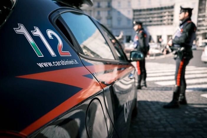 Tentata truffa del finto maresciallo: due giovani arrestati dai Carabinieri, recuperati oro e contanti a una 77enne
