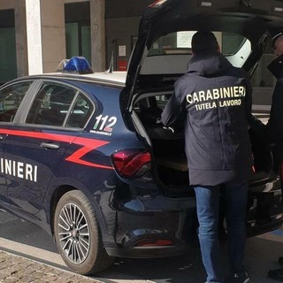Lavoro irregolare, telecamere abusive e merce contraffatta: sanzionate due attività commerciali ossolane