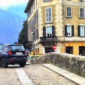 In auto con coltello e tirapugni: 41enne denunciato per porto abusivo di armi