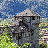 Vogogna, il Castello apre le porte per le feste con la mostra “Segni Totemici” Vogogna, il Castello apre le porte per le feste con la mostra “Segni Totemici”