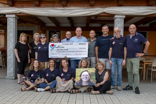 Grazie alla festa &quot;Stefy sempre con noi&quot; un'importante donazione alla Fondazione Fibrosi Cistica del Vco