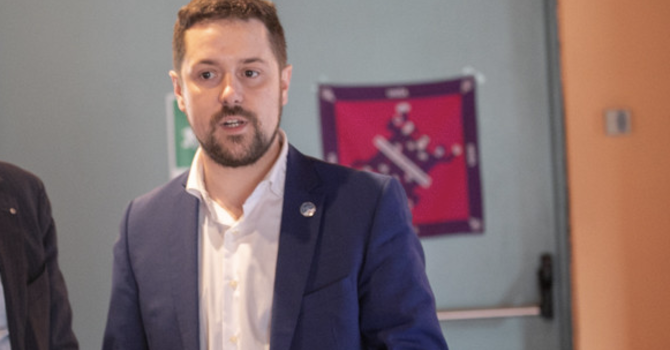 Davide Titoli alla corte dell'ex generale Vannacci: "La destra deve tagliare i nodi del passato"