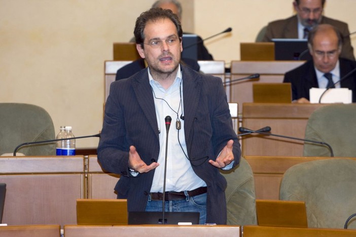 Il segretario piemontese del PRC-SE Alberto Deambrogio
