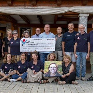 Grazie alla festa &quot;Stefy sempre con noi&quot; un'importante donazione alla Fondazione Fibrosi Cistica del Vco