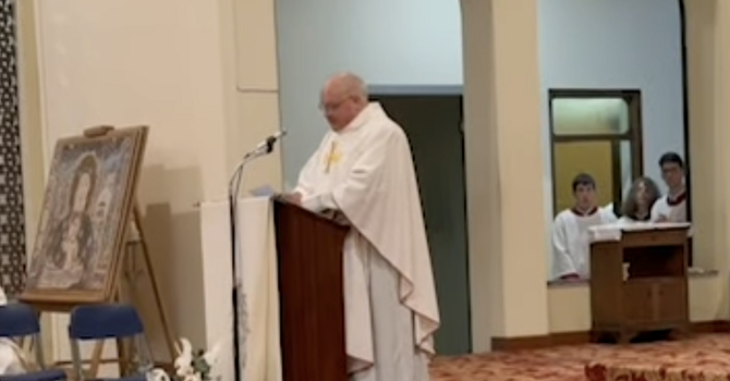 L'omelia di don Vincenzo Barone alla messa di Natale: "La luce è sorta"