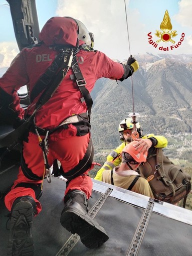 Druogno, cercatore di funghi si perde nei boschi: salvato dai Vigili del Fuoco con l’elicottero