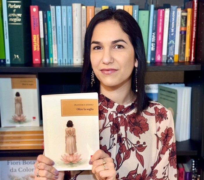Debutto in libreria per Francesca Stimoli con il romanzo 'Oltre la Soglia'