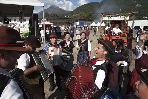 A settembre ritorna la Festa dell’Uva di Masera A settembre ritorna la Festa dell’Uva di Masera