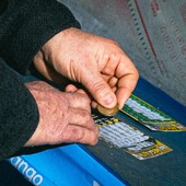 Trontano, Gratta e Vinci fortunato: vinti 20mila euro Trontano, Gratta e Vinci fortunato: vinti 20mila euro