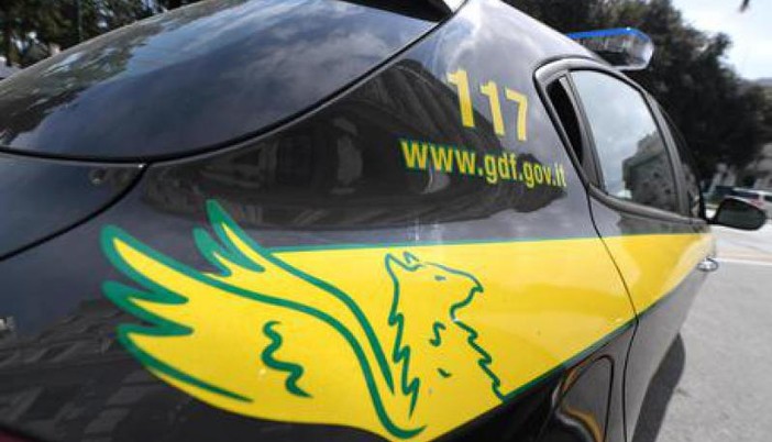 Guardia di Finanza: bando 2025 per 1.985 allievi finanzieri Guardia di Finanza: bando 2025 per 1.985 allievi finanzieri