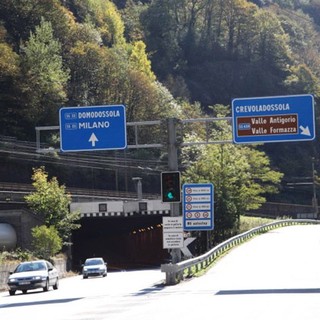 Incidente nel tunnel Montecrevola, traffico riaperto alla 1 di notte