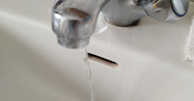 Case Atc di via Mozzanino, la protesta dei residenti: “Senza acqua da oltre dieci anni” Case Atc di via Mozzanino, la protesta dei residenti: “Senza acqua da oltre dieci anni”