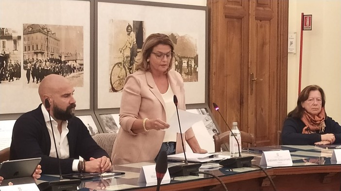 Domodossola approva variazione di bilancio da 400mila euro: fondi frontalieri per opere pubbliche Domodossola approva variazione di bilancio da 400mila euro: fondi frontalieri per opere pubbliche