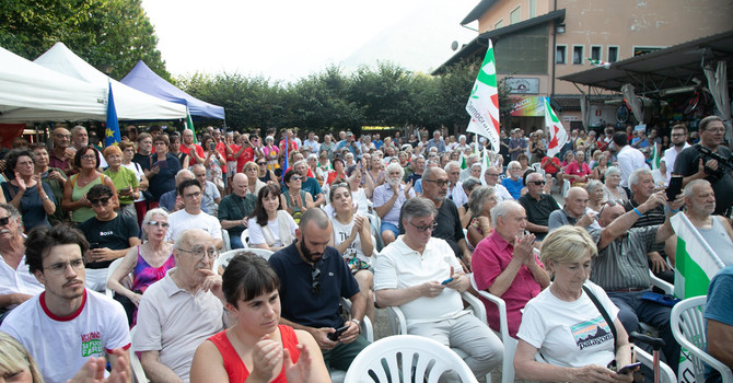 La Festa della Lucciola riparte tra musica, cucina campana e dibattiti