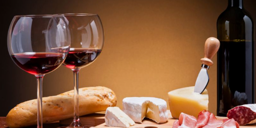 Le eccellenze enogastronomiche piemontesi sbarcano a Cannobio con il Mercatino Regionale Le eccellenze enogastronomiche piemontesi sbarcano a Cannobio con il Mercatino Regionale