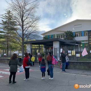 Scuola, i sindacati a Cirio: "Distribuzione gratuita mascherine Ffp2"