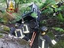 Auto fuori strada a Varzo, conducente estratto dai vigili del fuoco