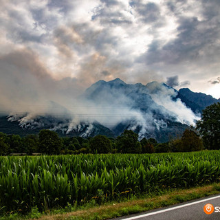Incendio in Val Grande, scatta il divieto di accesso ai sentieri nel Parco Incendio in Val Grande, scatta il divieto di accesso ai sentieri nel Parco