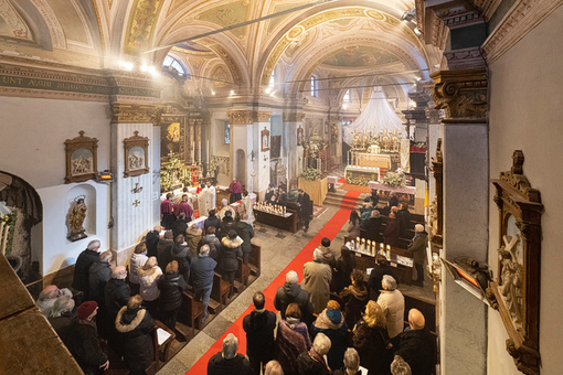 Il ponte dei Santi ad Anzino: le celebrazioni e i riti al Santuario per la solennità e la memoria dei defunti Il ponte dei Santi ad Anzino: le celebrazioni e i riti al Santuario per la solennità e la memoria dei defunti