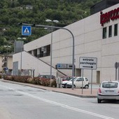 Da Parigi a Cortina in bicicletta: Silvia Gottardi fa tappa a Crevoladossola Da Parigi a Cortina in bicicletta: Silvia Gottardi fa tappa a Crevoladossola