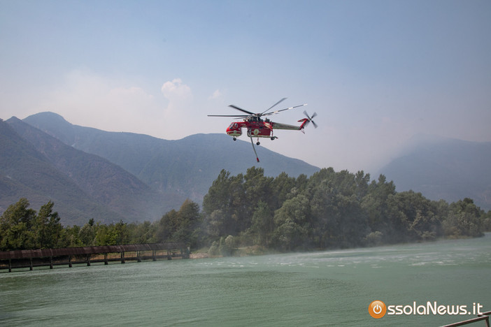 Incendi in Ossola, resta critica la situazione a Calasca Castiglione. Albertella a Miggianella