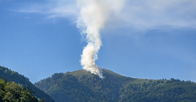 Incendi sulle montagne dell'Ossola: i fulmini del temporale hanno innescato nuovi roghi VIDEO