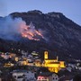 Vasto incendio sui monti di Crevoladossola, scatta il presidio notturno
