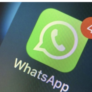 La truffa "del codice" corre su WhatsApp: in tantissimi ci cascano