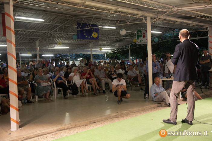 "Rinascita" e la cultura politica: alla Festa della Lucciola si parla di storia e informazione "Rinascita" e la cultura politica: alla Festa della Lucciola si parla di storia e informazione