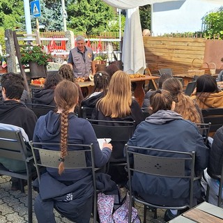 Studenti dello Spezia a lezione di funghi FOTO