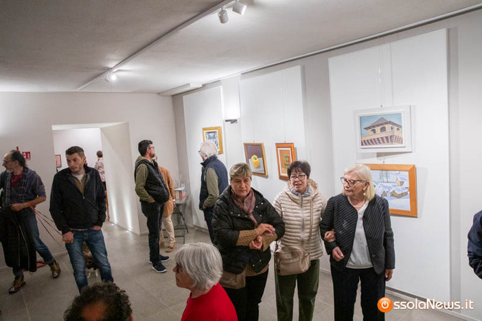 Al Caveau la mostra dedicata al pittore Franco Busca FOTO Al Caveau la mostra dedicata al pittore Franco Busca FOTO
